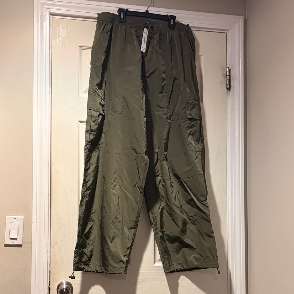 VS Pink Parachute Cargo Pants in Olive Green XL
